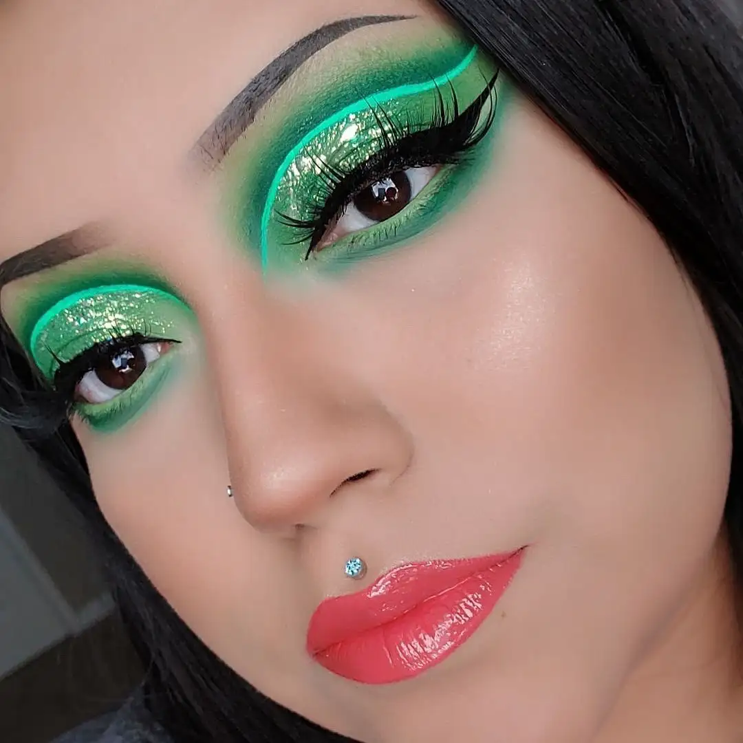 Neon Emerald Cut Crease
