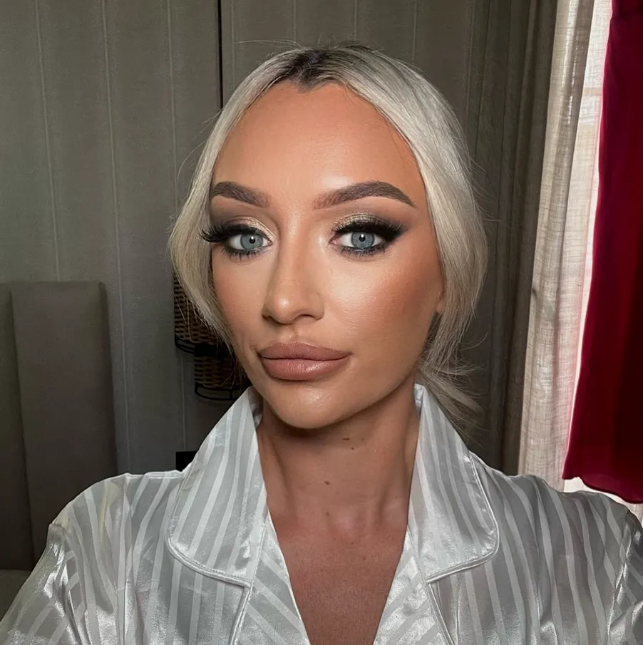 Sculpted Champagne Smoky Eye